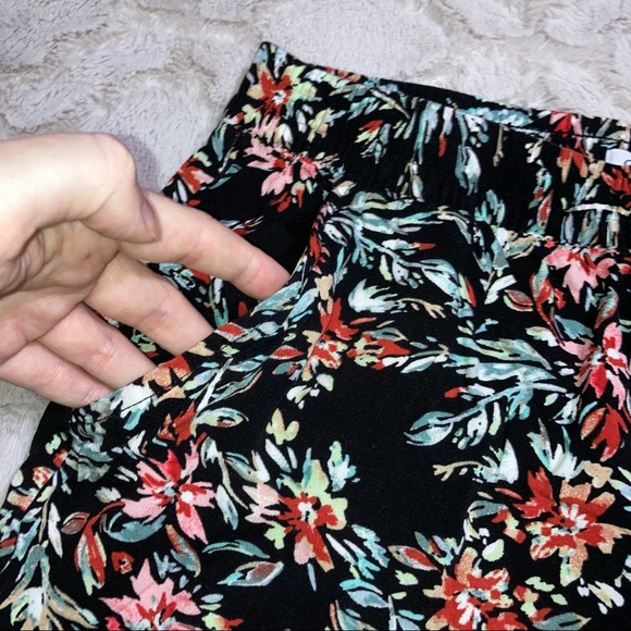 {Jessica Simpson} Floral Print Pull On Ankle Pants - Picture 5 of 12